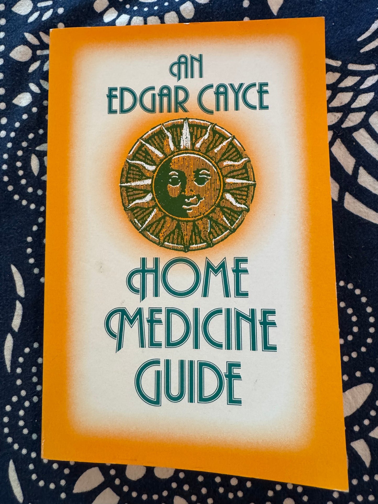 An Edgar Cayce Home Medicine Guide