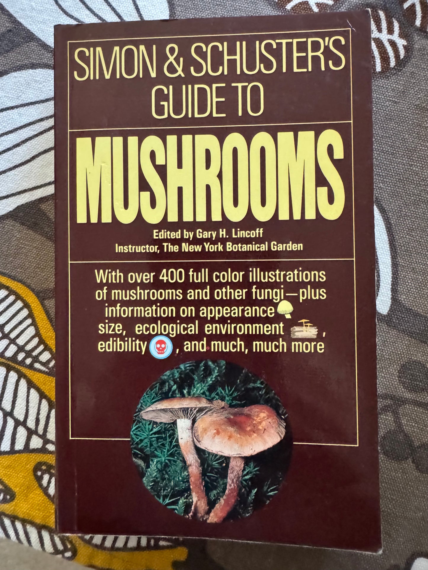 Simon & Schuster's Guide to Mushrooms